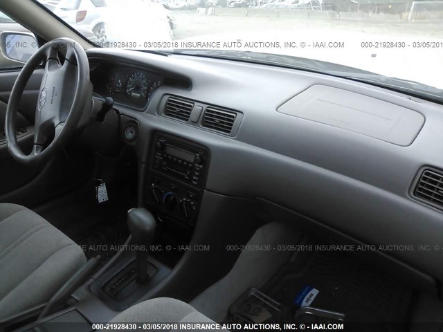 4T1BG22K2YU757092 - 2000 TOYOTA CAMRY CE/LE/XLE TAN photo 5