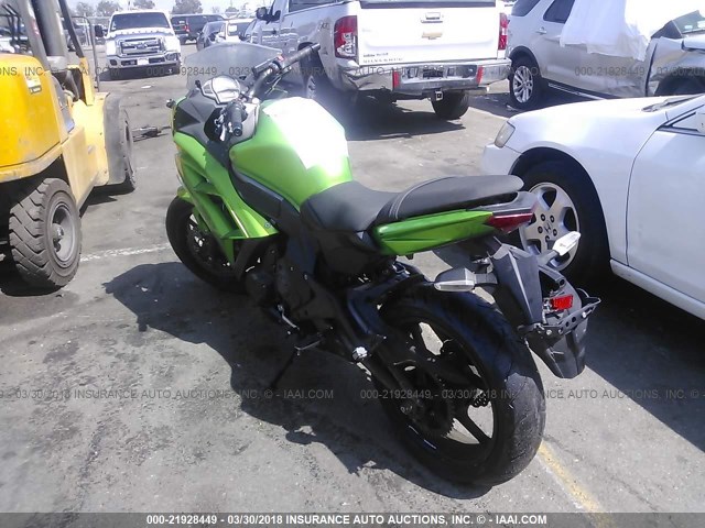 JKAEXEE18CDA02637 - 2012 KAWASAKI EX650 EC GREEN photo 3