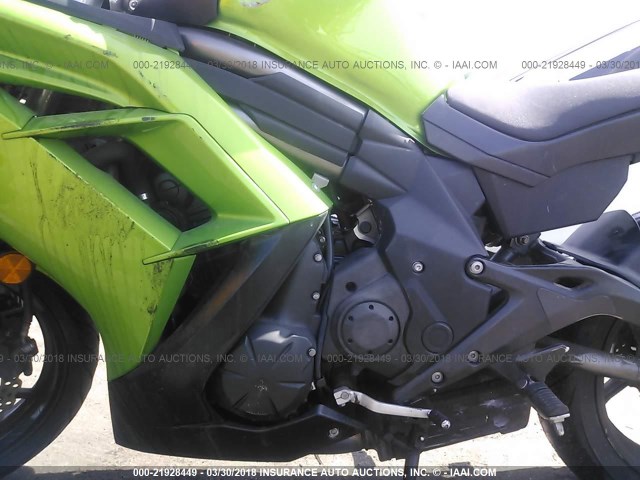 JKAEXEE18CDA02637 - 2012 KAWASAKI EX650 EC GREEN photo 9