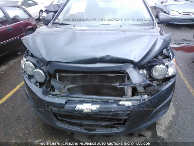 1G1JC5SB8D4111121 - 2013 CHEVROLET SONIC LT GRAY photo 6