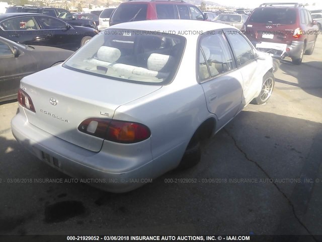 1NXBR12EXYZ385645 - 2000 TOYOTA COROLLA VE/CE/LE 银色 照片 4