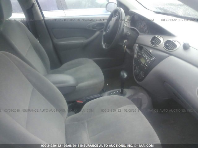 1FAFP34P62W339852 - 2002 FORD FOCUS SE/SE COMFORT GRAY photo 5