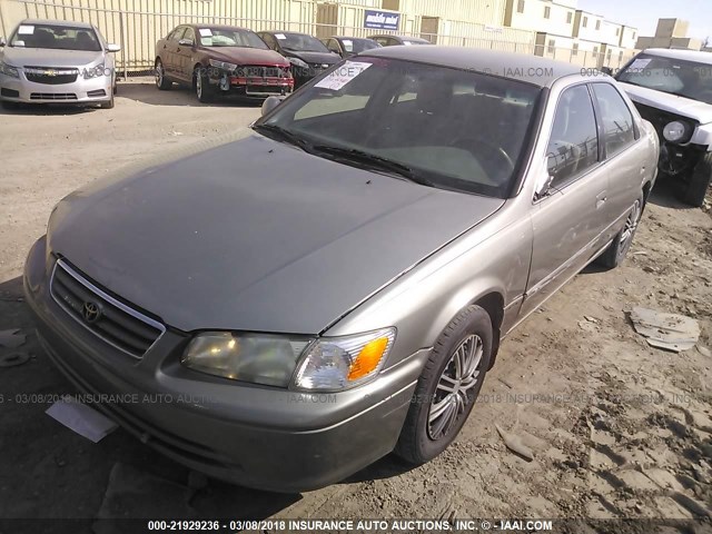 JT2BG22K1Y0434477 - 2000 TOYOTA CAMRY CE/LE/XLE GRAY photo 2