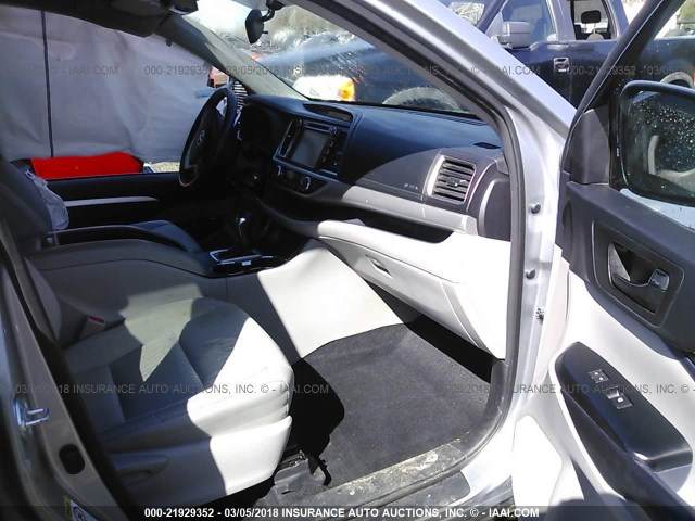 5TDBKRFH4GS337847 - 2016 TOYOTA HIGHLANDER LE/LE PLUS SILVER photo 5