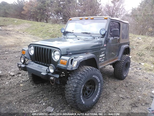 1J4FA49S02P716954 - 2002 JEEP WRANGLER / TJ SPORT GREEN photo 2