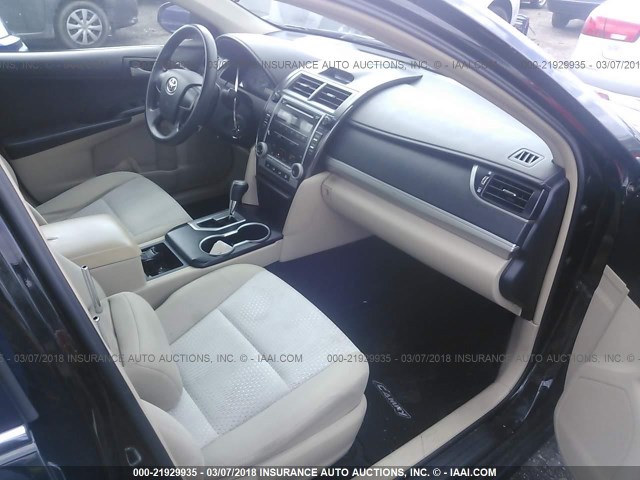 4T4BF1FK0CR236152 - 2012 TOYOTA CAMRY SE/LE/XLE BLACK photo 5