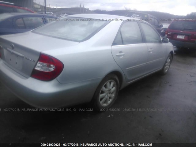 4T1BE32K34U366412 - 2004 TOYOTA CAMRY LE/XLE/SE ვერცხლისფერი ფოტო 4