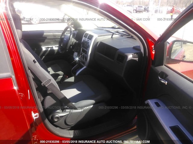 1J8FT47W68D693138 - 2008 JEEP COMPASS SPORT RED photo 5