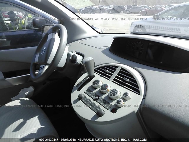 5N1BV28U94N319415 - 2004 NISSAN QUEST S/SE/SL GRAY photo 5