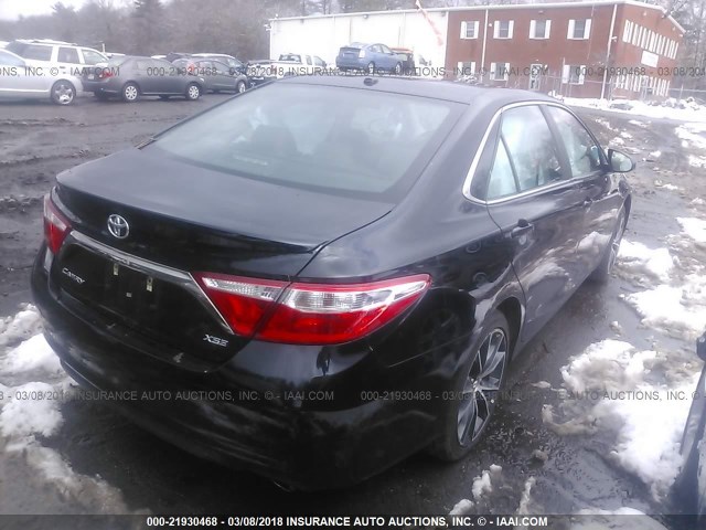 4T1BF1FK1GU518980 - 2016 TOYOTA CAMRY LE/XLE/SE/XSE შავი ფოტო 4