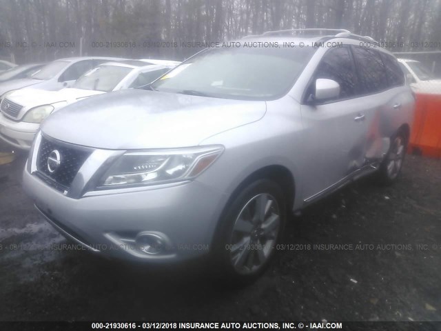 5N1AR2MM3DC609442 - 2013 NISSAN PATHFINDER S/SV/SL/PLATINUM SILVER photo 2