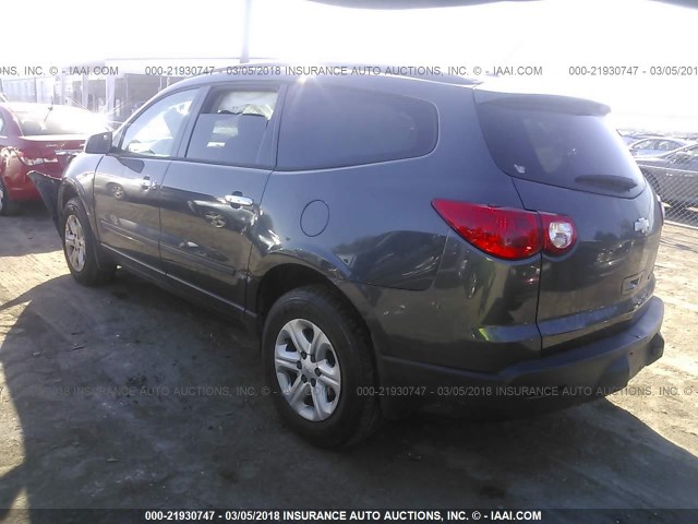 1GNKRFED2CJ275632 - 2012 CHEVROLET TRAVERSE LS GRAY photo 3