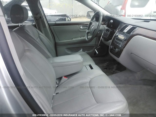 1G6KD57Y37U160224 - 2007 CADILLAC DTS SILVER photo 5