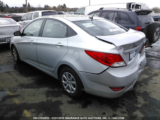 KMHCT4AE4DU498008 - 2013 HYUNDAI ACCENT GLS/GS SILVER photo 3