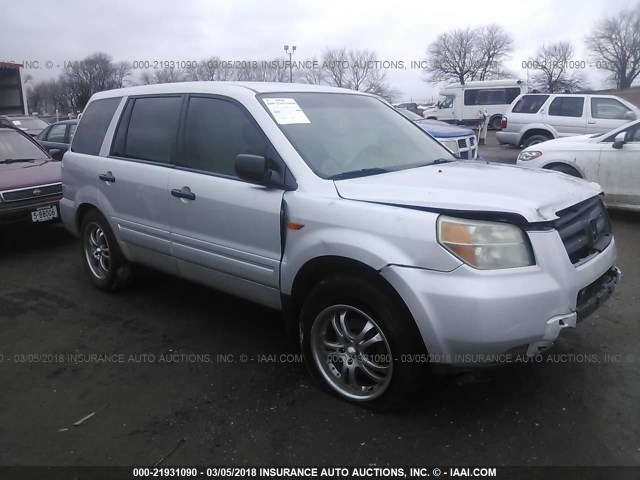 5FNYF18186B009804 - 2006 HONDA PILOT LX SILVER photo 1