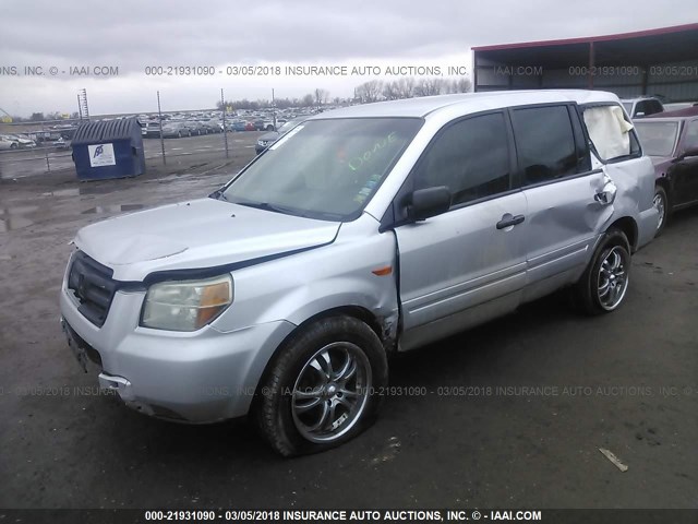 5FNYF18186B009804 - 2006 HONDA PILOT LX SILVER photo 2