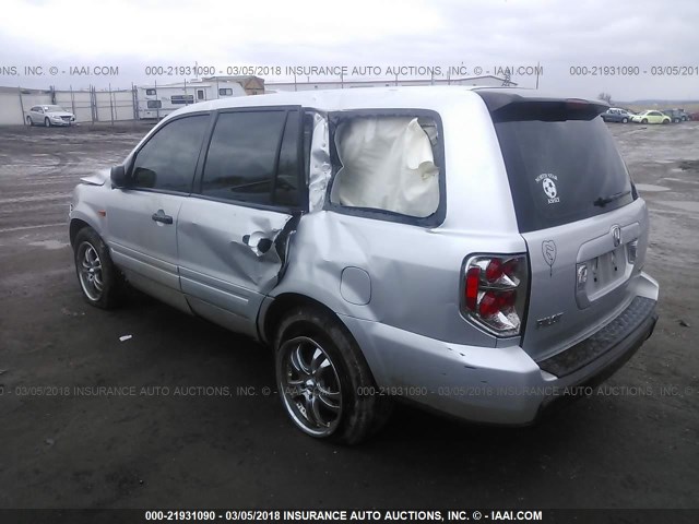 5FNYF18186B009804 - 2006 HONDA PILOT LX SILVER photo 3