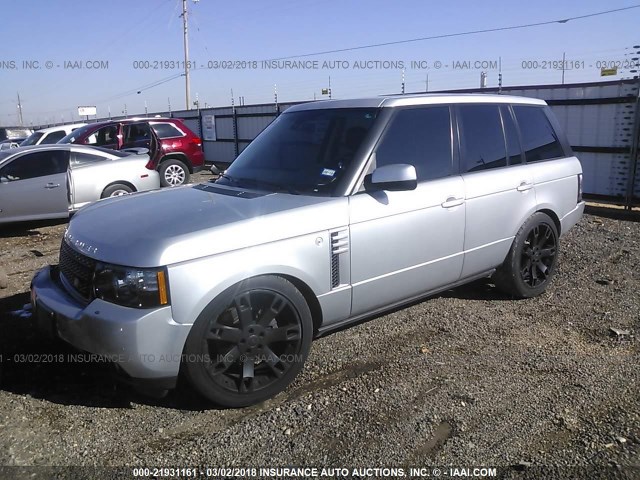 SALME1D47CA365658 - 2012 LAND ROVER RANGE ROVER HSE SILVER photo 2