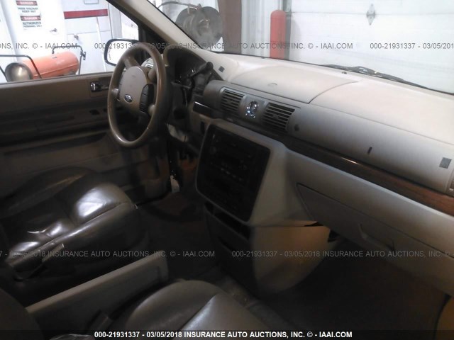 2FMDA58244BA33987 - 2004 FORD FREESTAR LIMITED RED photo 5