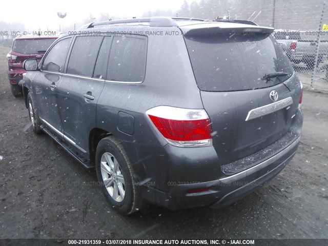 5TDBK3EH9BS061592 - 2011 TOYOTA HIGHLANDER SE GRAY photo 3