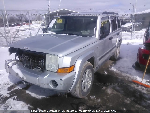 1J8HG48N26C104303 - 2006 JEEP COMMANDER SILVER photo 2