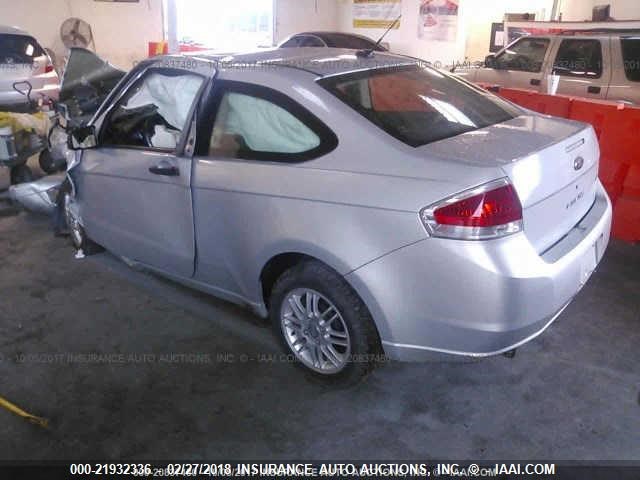 1FAHP33N18W232354 - 2008 FORD FOCUS SE/SEL/SES SILVER photo 3