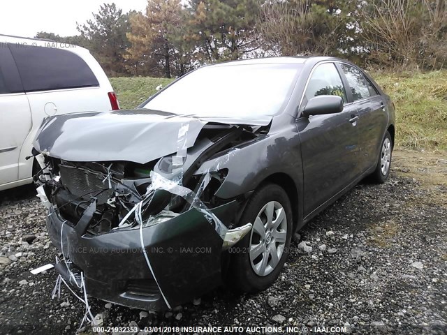 4T4BF3EK0BR112510 - 2011 TOYOTA CAMRY SE/LE/XLE Серый фото 2