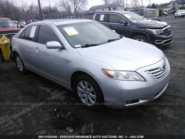 4T1BK46K88U062815 - 2008 TOYOTA CAMRY LE/XLE/SE ვერცხლისფერი ფოტო 1