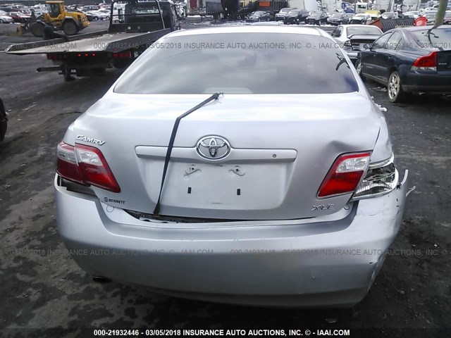 4T1BK46K88U062815 - 2008 TOYOTA CAMRY LE/XLE/SE ვერცხლისფერი ფოტო 6