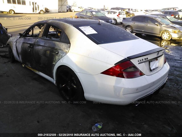 WDDDJ76X56A071571 - 2006 MERCEDES-BENZ CLS 55 AMG WHITE photo 3