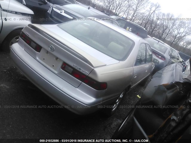 4T1BG22K7WU283170 - 1998 TOYOTA CAMRY CE/LE/XLE TAN photo 4