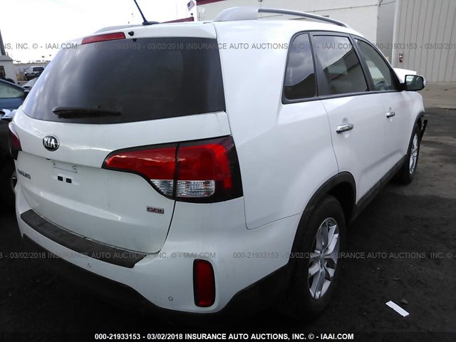 5XYKT4A67EG489153 - 2014 KIA SORENTO LX WHITE photo 4