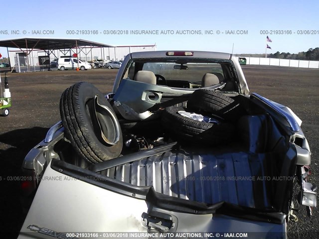 1GCEC14T02Z206098 - 2002 CHEVROLET SILVERADO C1500 SILVER photo 8