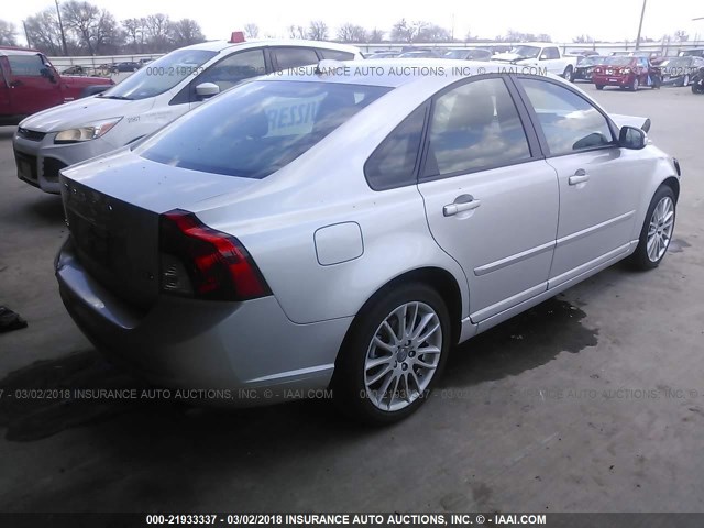 YV1672MS2B2541730 - 2011 VOLVO S40 T5 SILVER photo 4