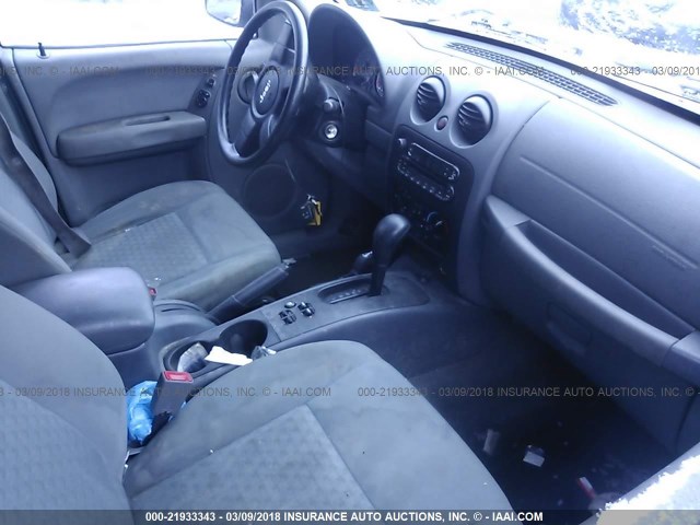 1J4GL48K86W133110 - 2006 JEEP LIBERTY SPORT Gümüş foto 5