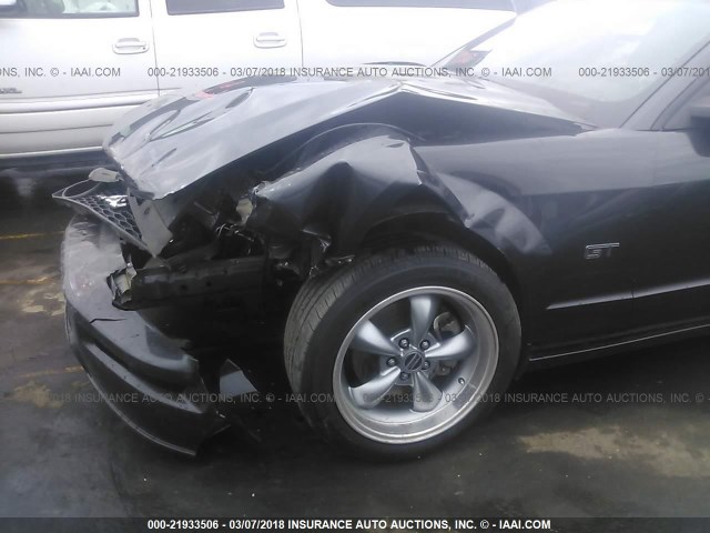 1ZVHT82H375299621 - 2007 FORD MUSTANG GT GRAY photo 6