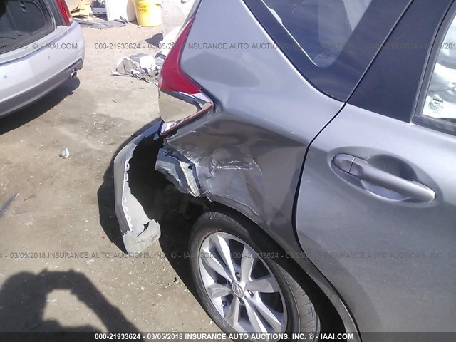 3N1CE2CP8EL382584 - 2014 NISSAN VERSA NOTE S/S PLUS/SV/SL GRAY photo 6