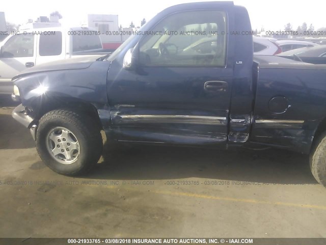 1GCEC14V32Z207604 - 2002 CHEVROLET SILVERADO C1500 BLUE photo 6