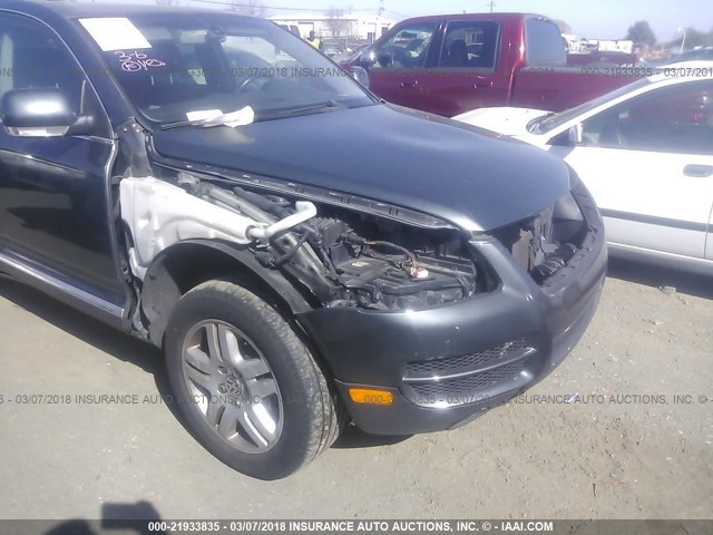 WVGZG77L05D070072 - 2005 VOLKSWAGEN TOUAREG 3.2 GRAY photo 6