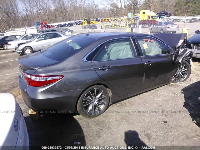 4T1BF1FK5FU884116 - 2015 TOYOTA CAMRY LE/XLE/SE/XSE GRAY photo 4