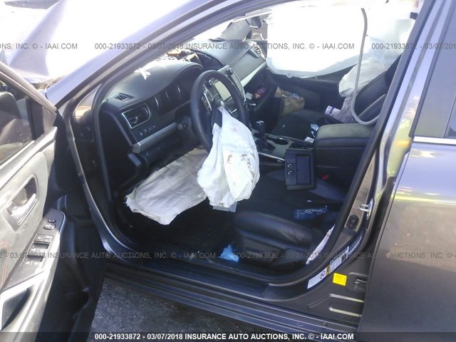4T1BF1FK5FU884116 - 2015 TOYOTA CAMRY LE/XLE/SE/XSE GRAY photo 5