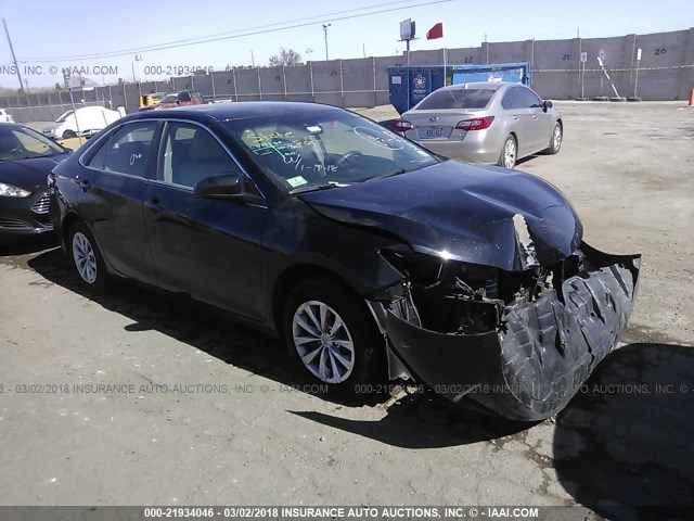 4T4BF1FK1FR470238 - 2015 TOYOTA CAMRY LE/XLE/SE/XSE 黑色 照片 1