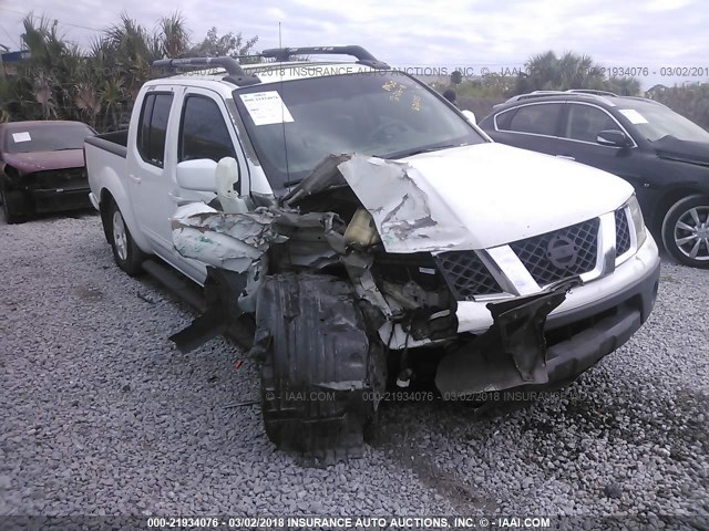 1N6AD07U15C463916 - 2005 NISSAN FRONTIER CREW CAB LE/SE/OFF ROAD WHITE photo 6