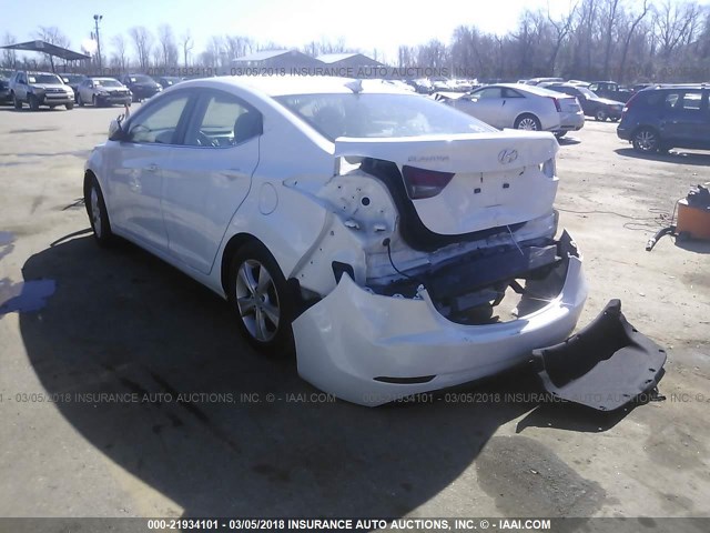 5NPDH4AE2GH777613 - 2016 HYUNDAI ELANTRA SE/SPORT/LIMITED WHITE photo 3