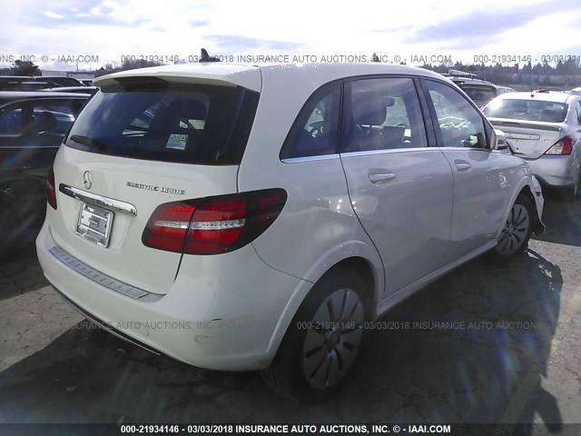 WDDVP9AB5FJ004852 - 2015 MERCEDES-BENZ B ELECTRIC WHITE photo 4