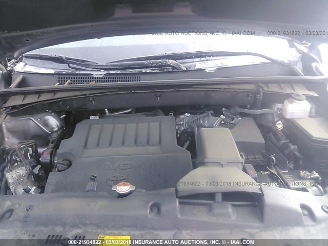 5TDKKRFH5GS135437 - 2016 TOYOTA HIGHLANDER XLE ნაცრისფერი ფოტო 10