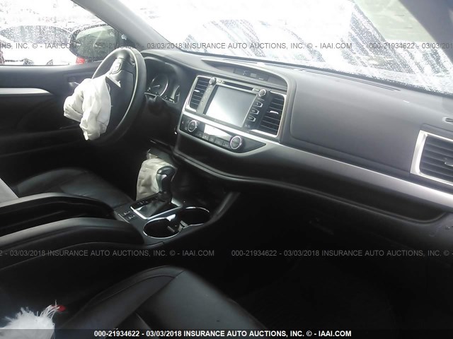 5TDKKRFH5GS135437 - 2016 TOYOTA HIGHLANDER XLE ნაცრისფერი ფოტო 5