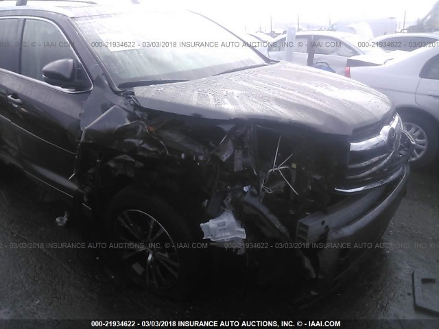 5TDKKRFH5GS135437 - 2016 TOYOTA HIGHLANDER XLE ნაცრისფერი ფოტო 6