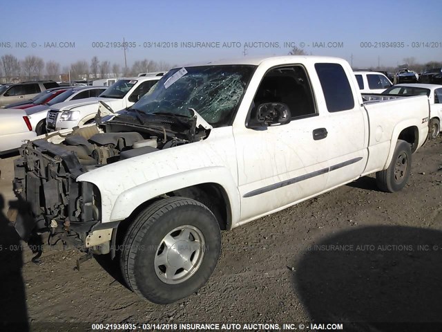 2GTEK19TX41209856 - 2004 GMC NEW SIERRA K1500 WHITE photo 2