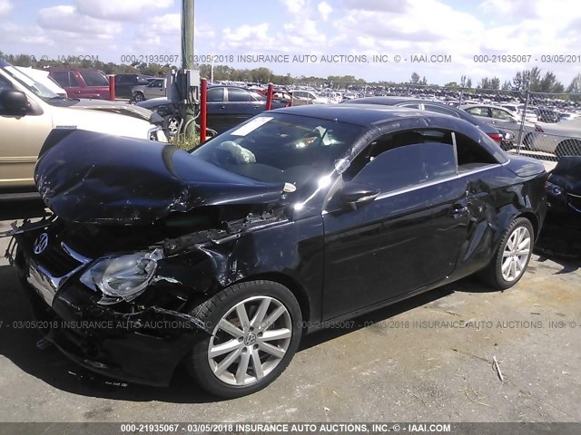 WVWBW7AH7BV004475 - 2011 VOLKSWAGEN EOS KOMFORT BLACK photo 2